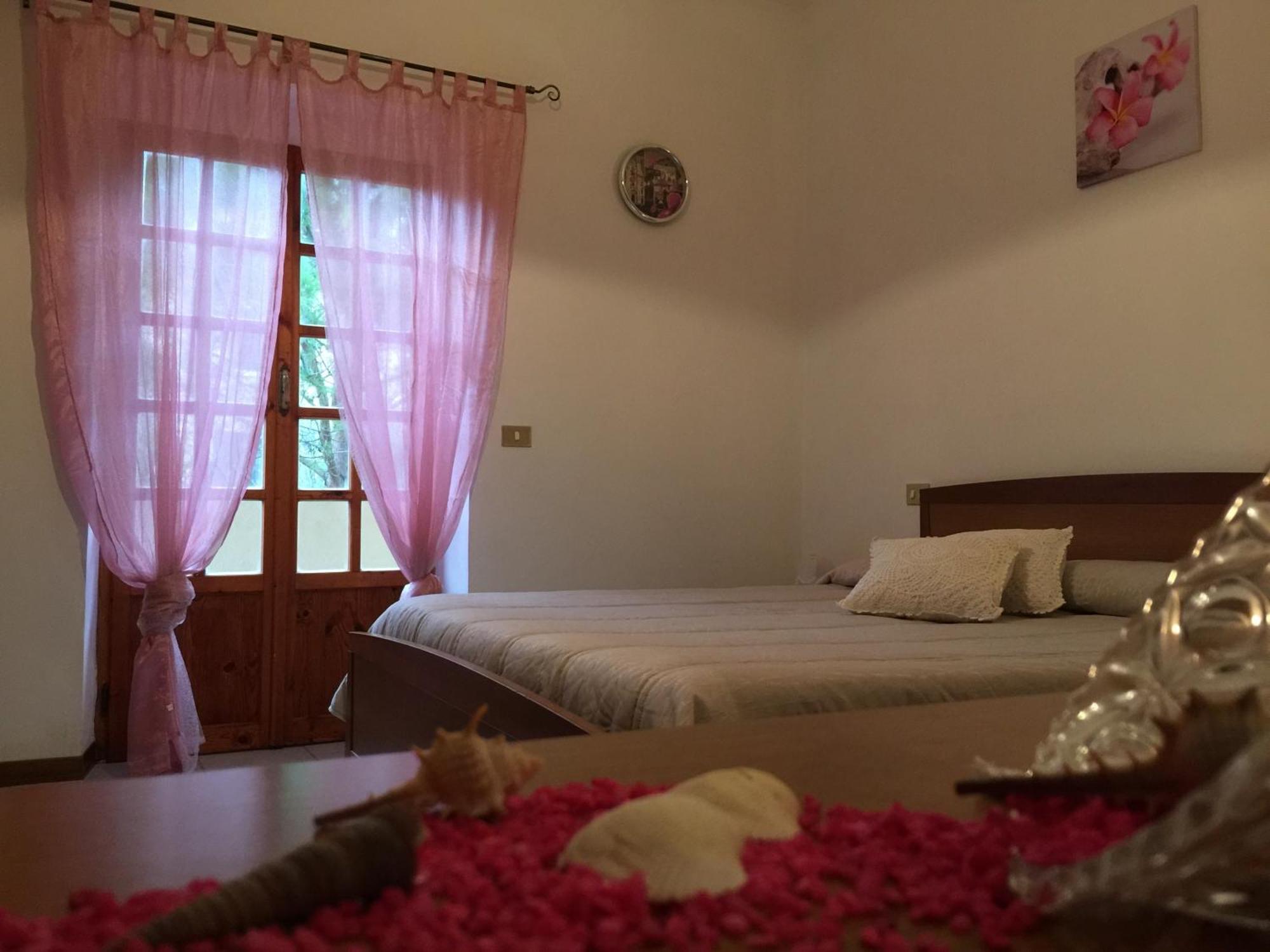 Il Porto Lejlighedshotel Tuoro sul Trasimeno Værelse billede
